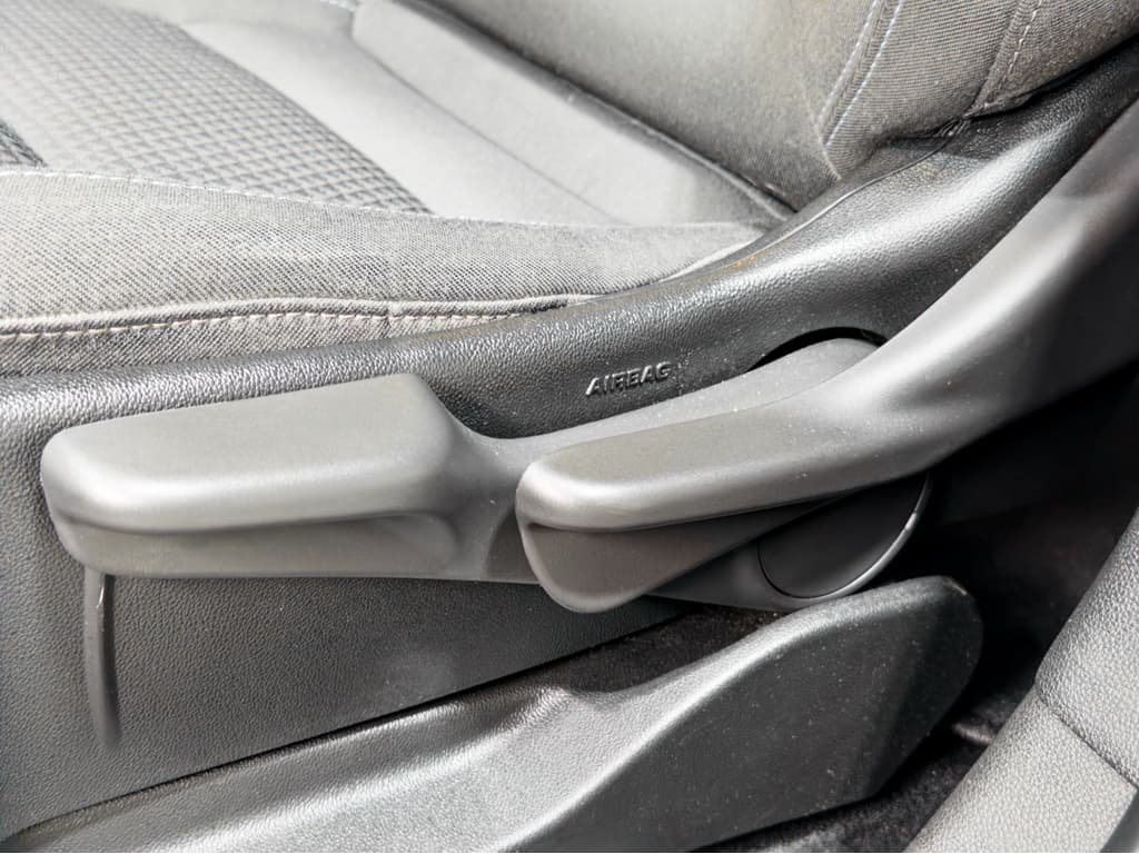 2023 Chevrolet Bolt EUV view 7