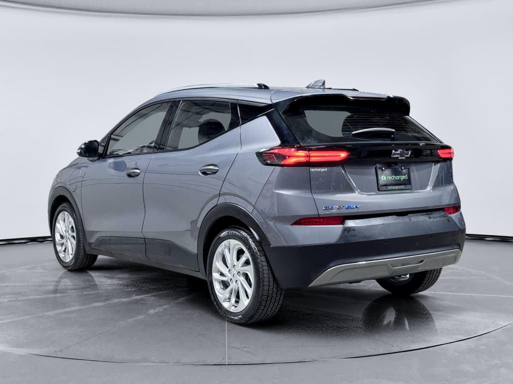 2023 Chevrolet Bolt EUV view 2