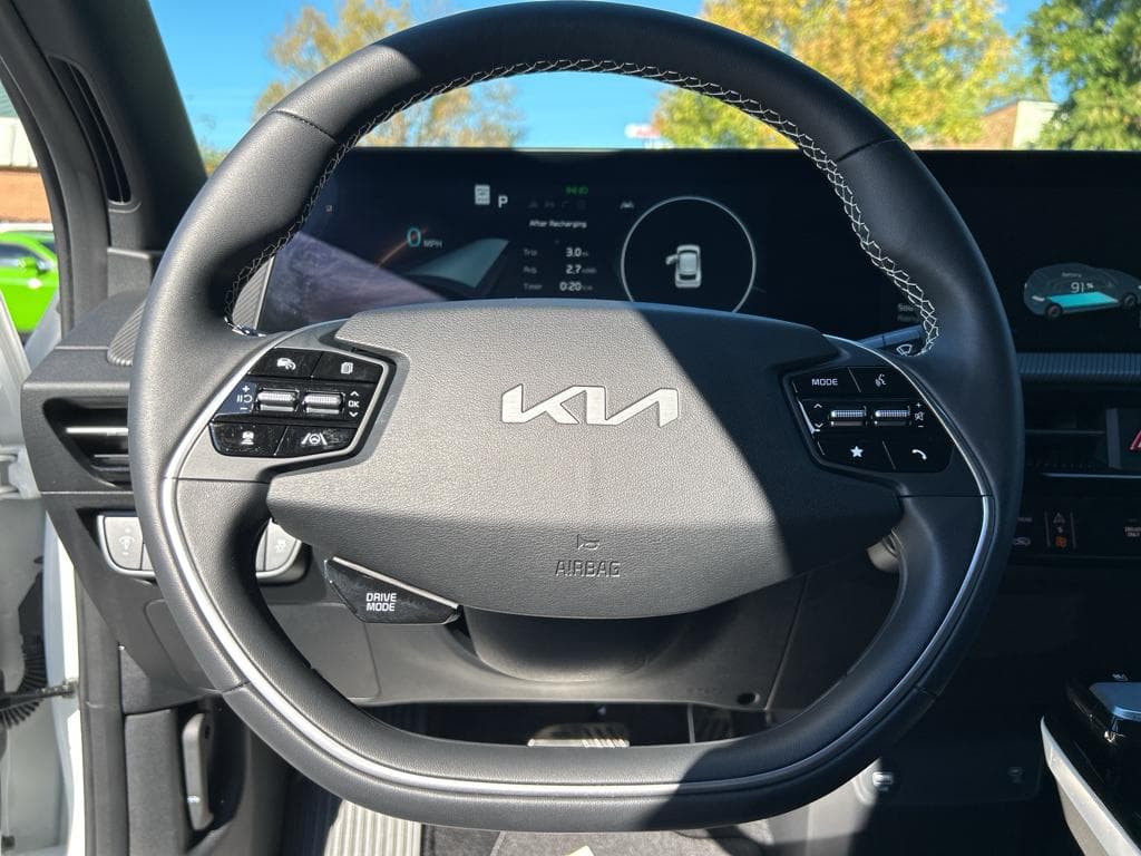 2023 Kia EV6 view 7