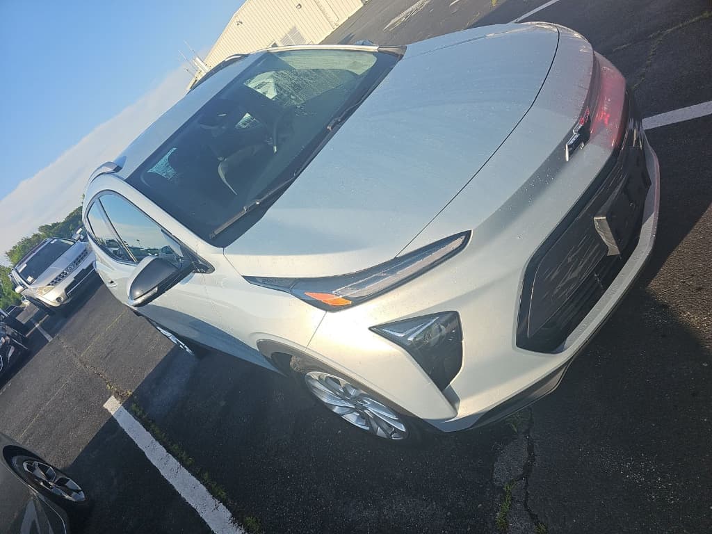 2023 Chevrolet Bolt EUV view 2