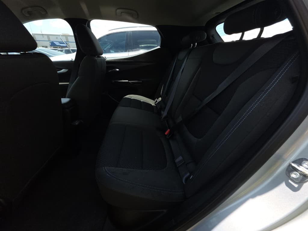 2023 Chevrolet Bolt EUV view 6