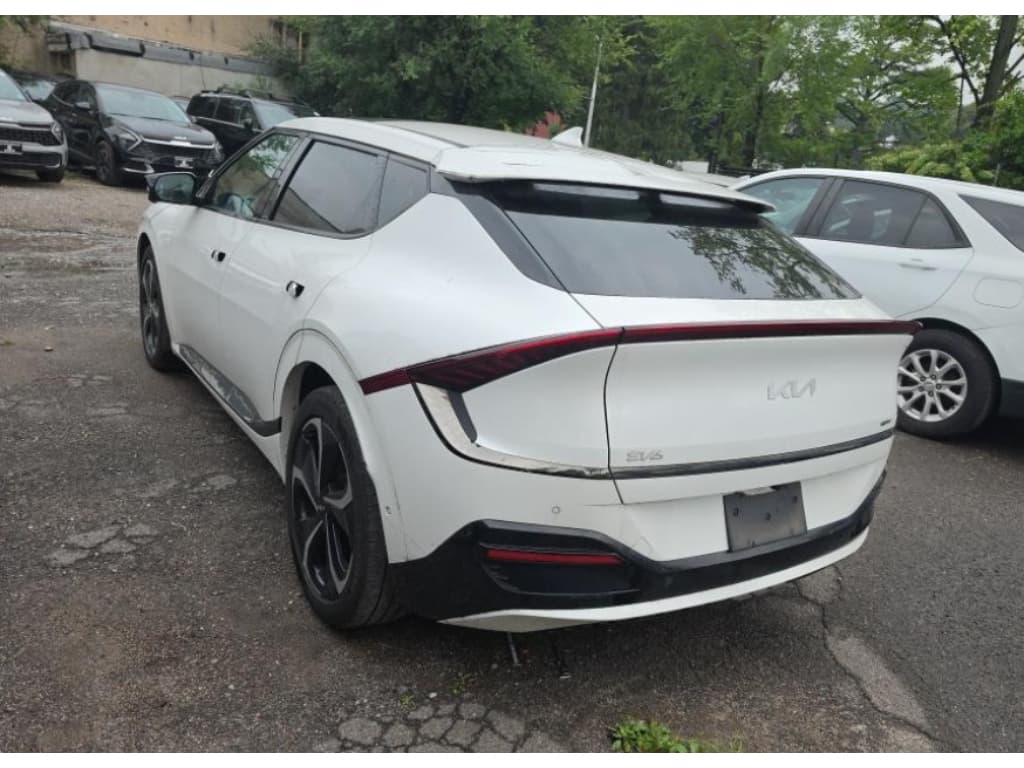 2023 Kia EV6 view 3