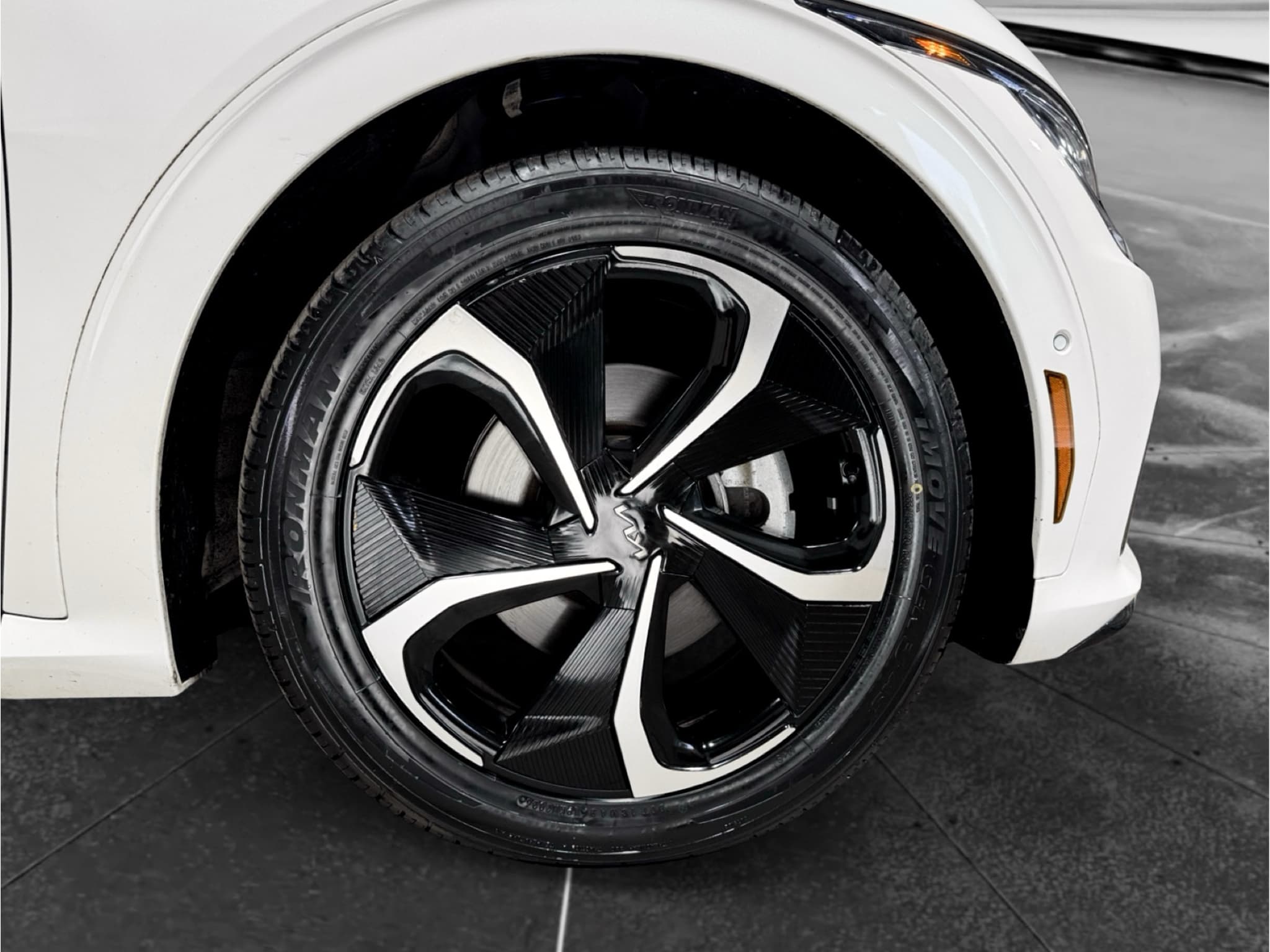 2023 Kia EV6 view 35