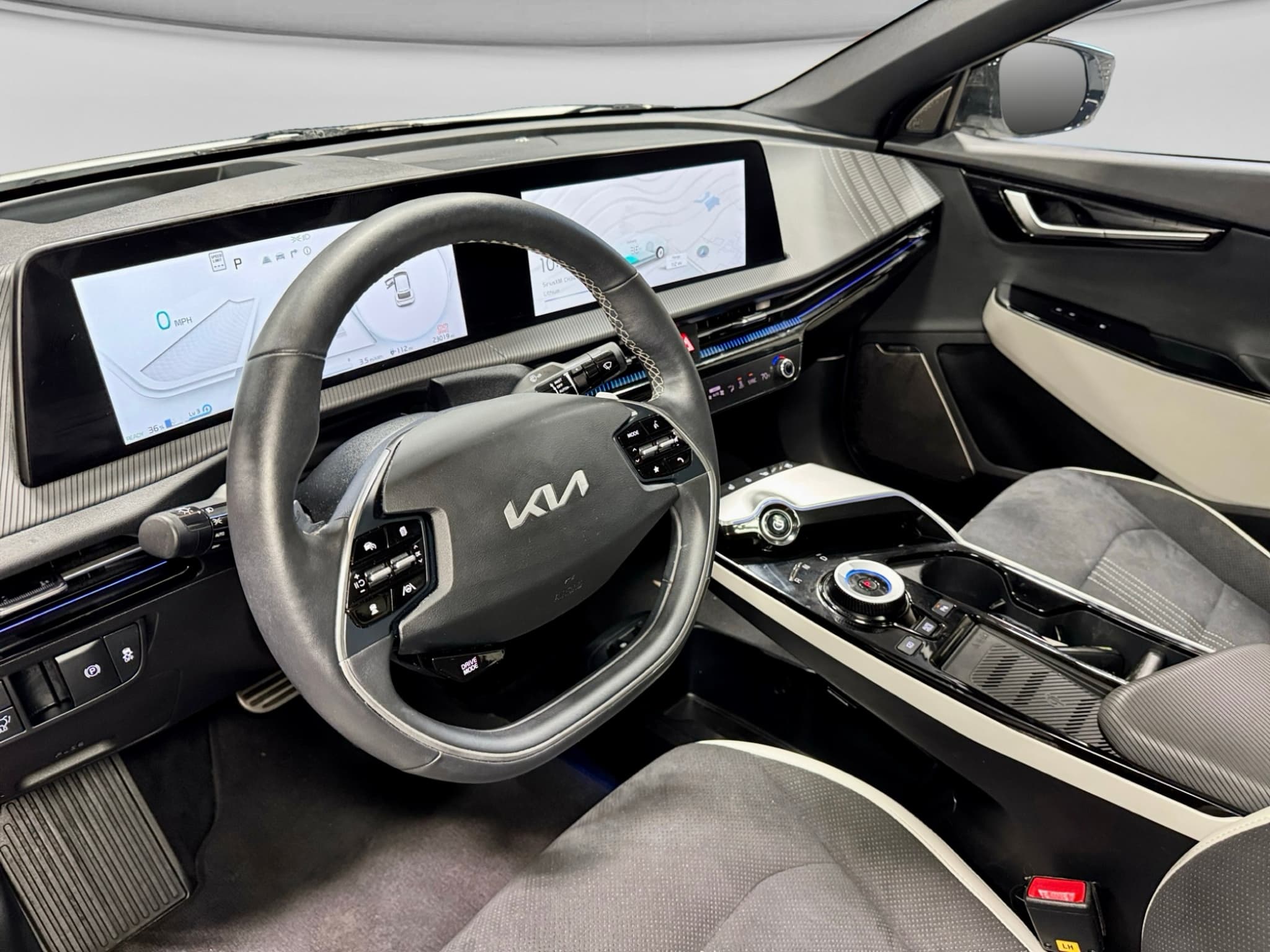 2023 Kia EV6 view 17