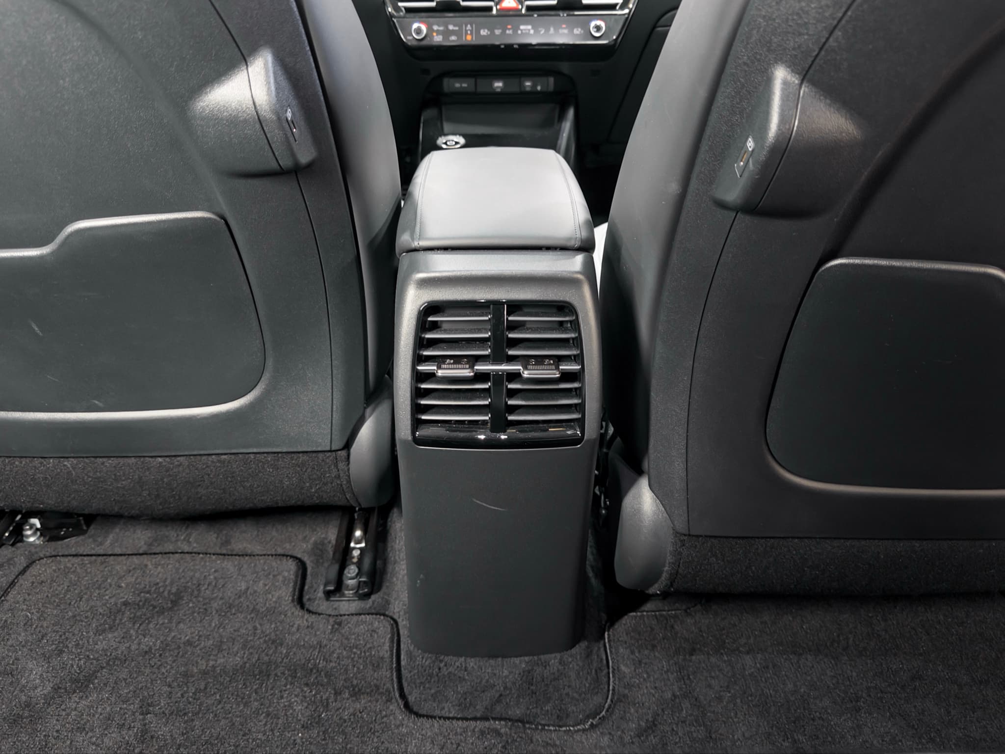 2024 Kia Niro EV view 21