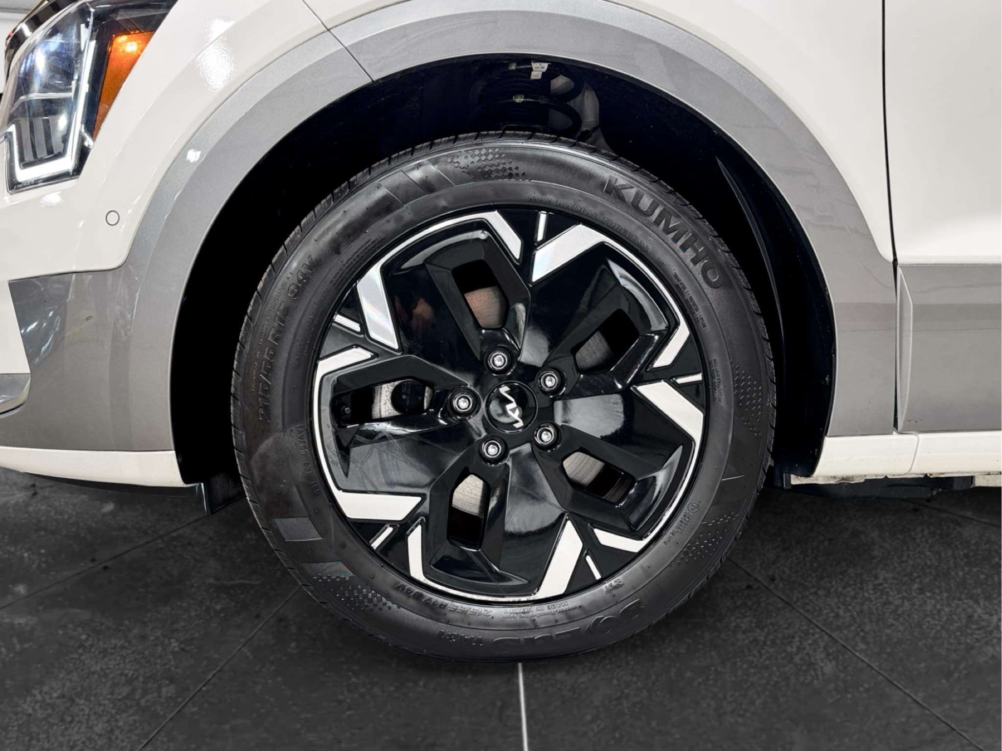 2024 Kia Niro EV view 31