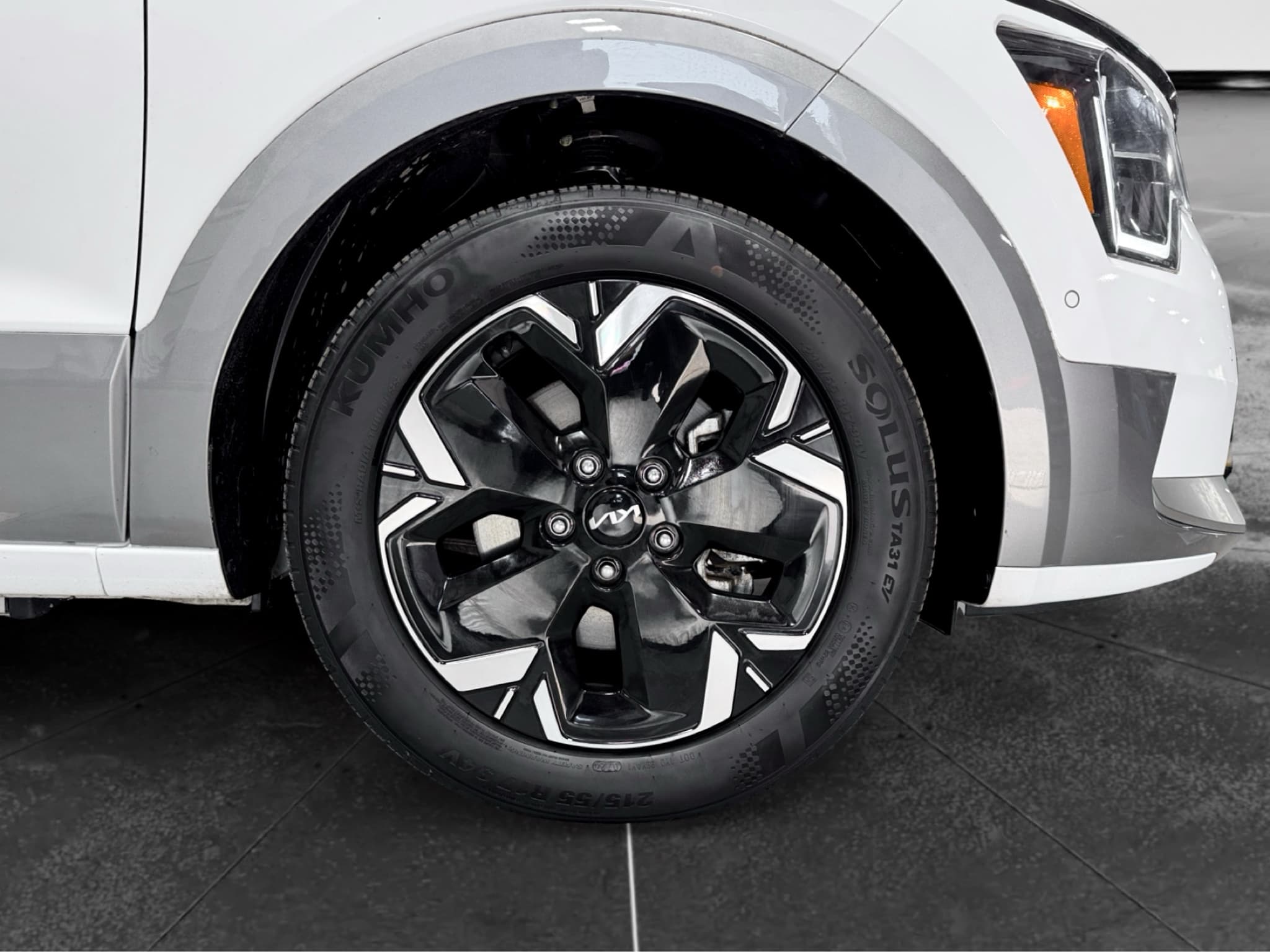 2024 Kia Niro EV view 37