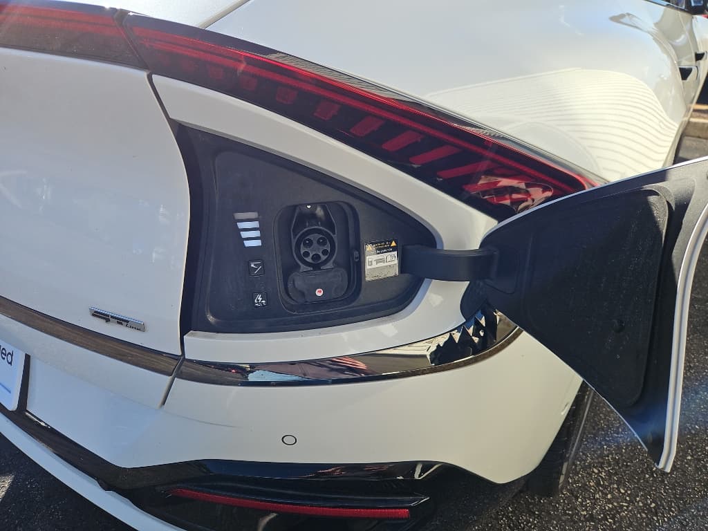 2023 Kia EV6 view 5