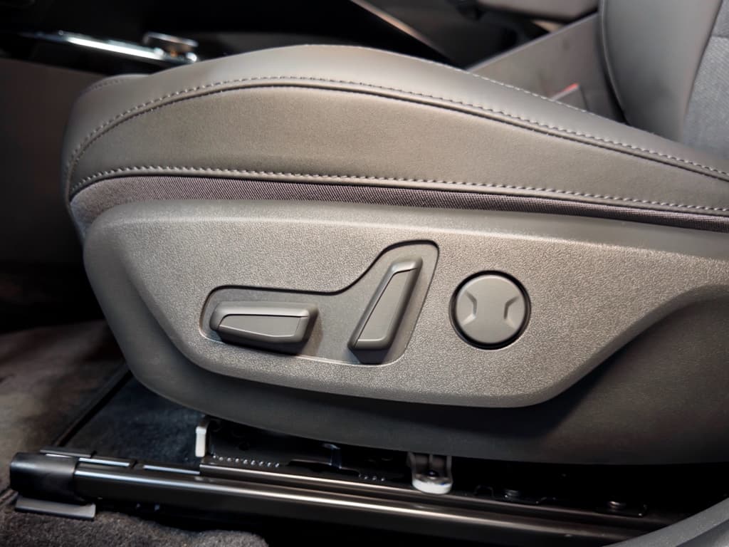2024 Kia Niro EV view 6