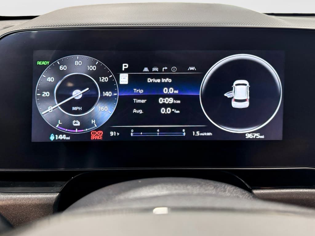 2024 Kia Niro EV view 9