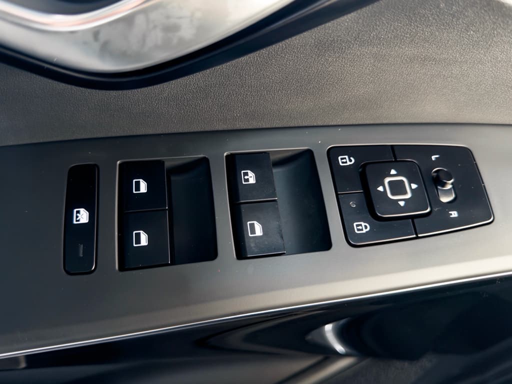 2024 Kia Niro EV view 7