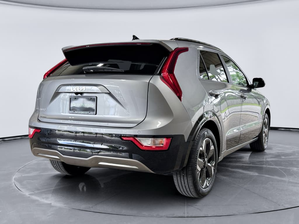 2024 Kia Niro EV view 3