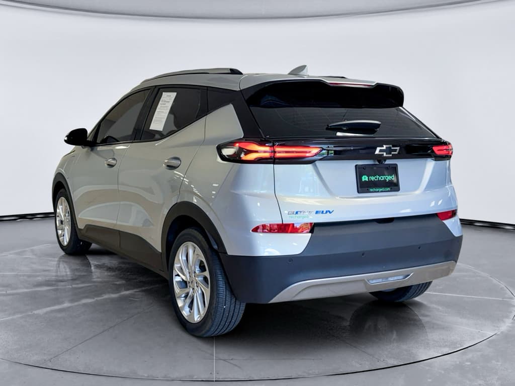2023 Chevrolet Bolt EUV view 2