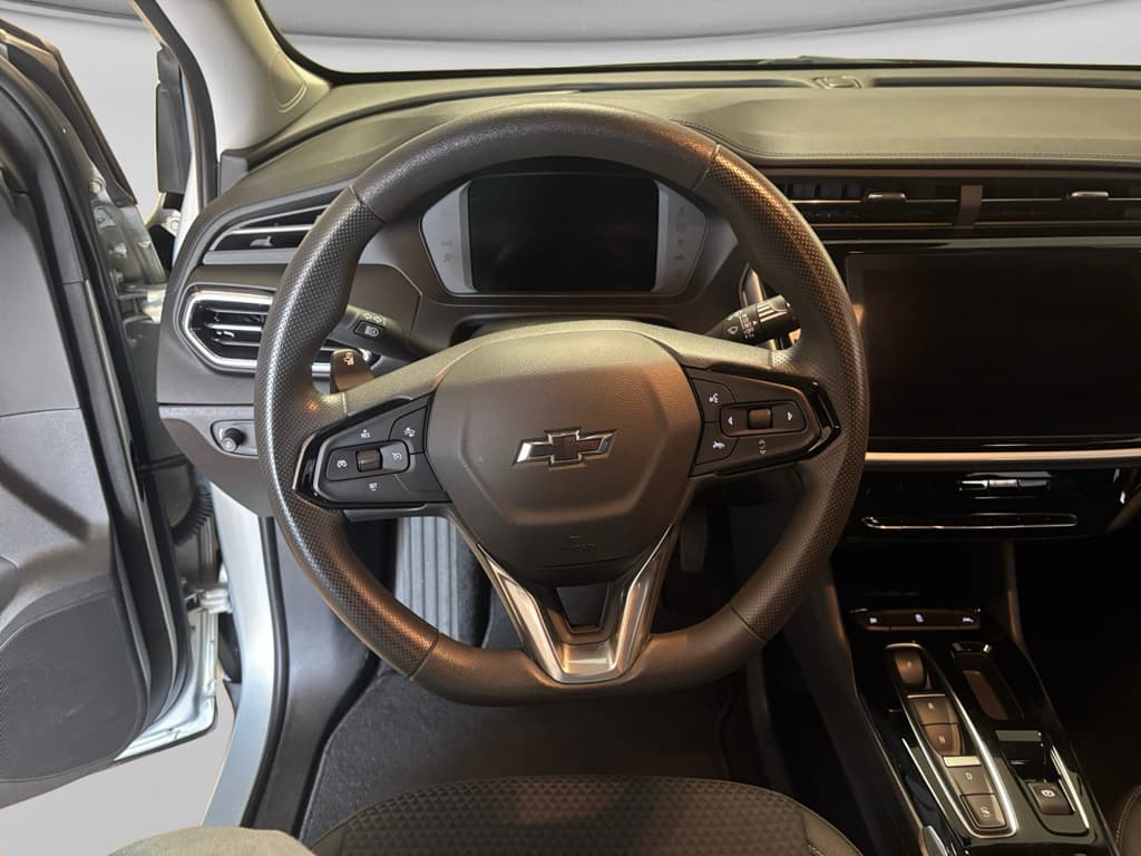 2023 Chevrolet Bolt EUV view 5