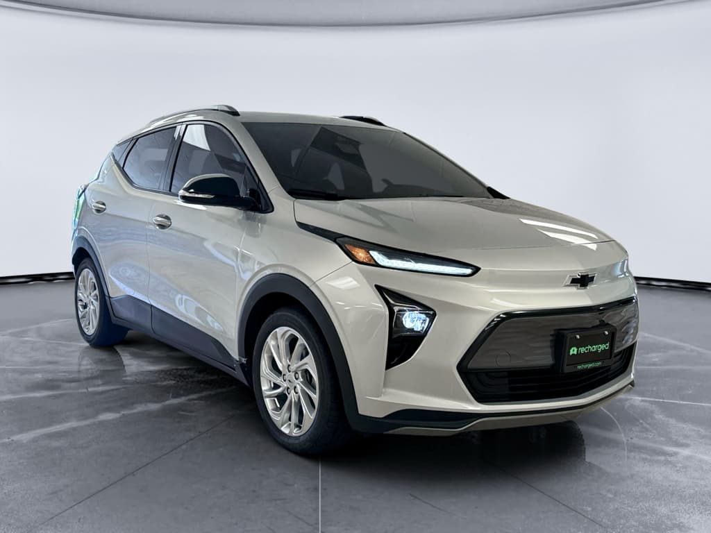 2023 Chevrolet Bolt EUV view 4
