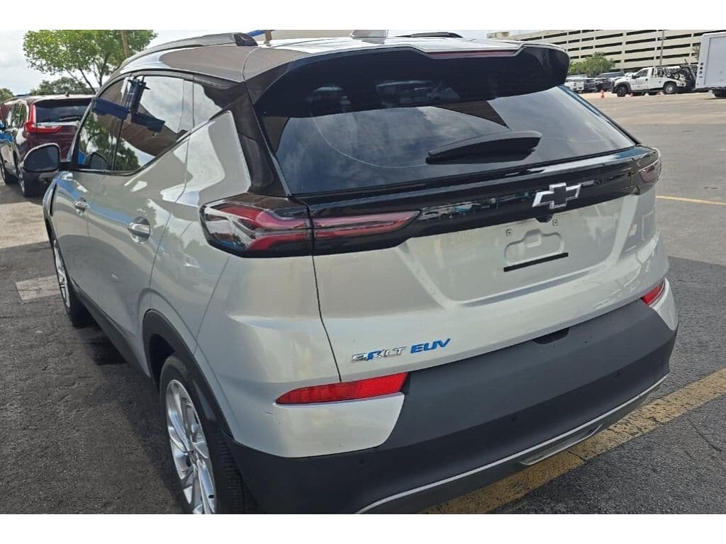 2023 Chevrolet Bolt EUV view 4