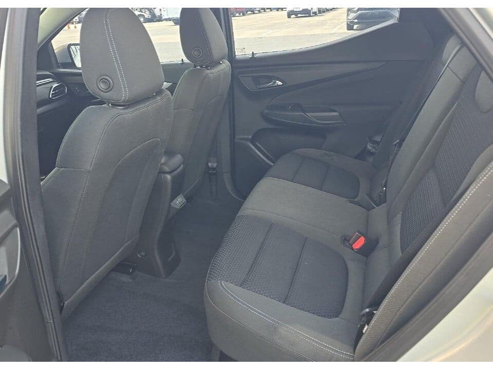 2023 Chevrolet Bolt EUV view 6