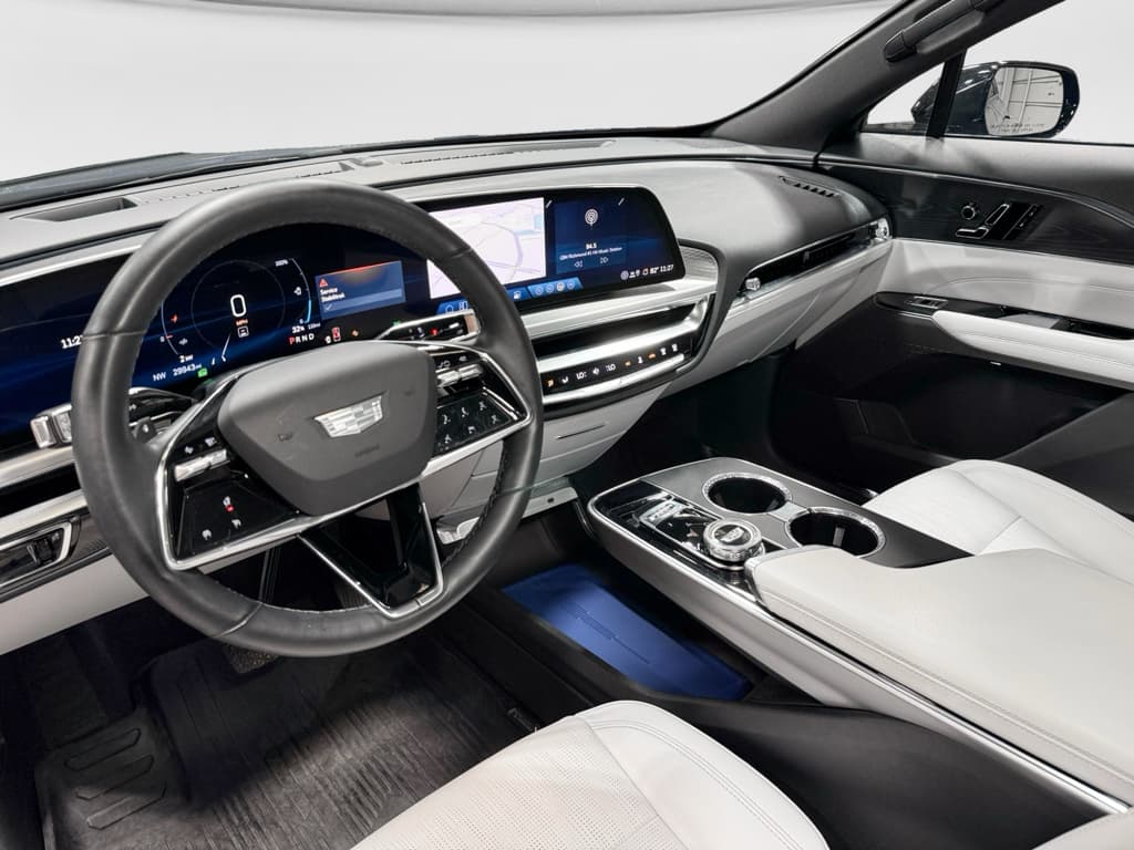 2024 Cadillac Lyriq view 16