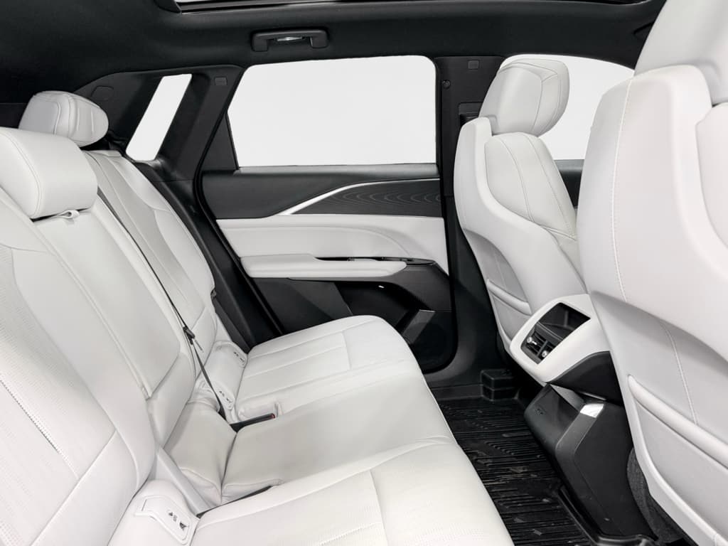 2024 Cadillac Lyriq view 20