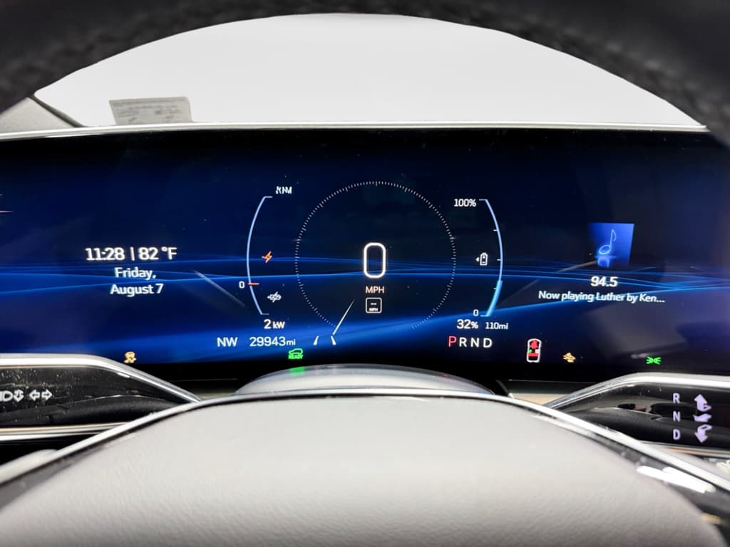 2024 Cadillac Lyriq view 8