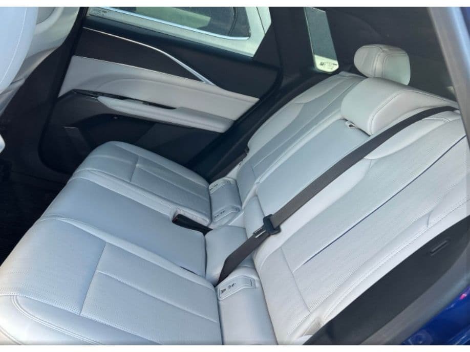 2024 Cadillac Lyriq view 6