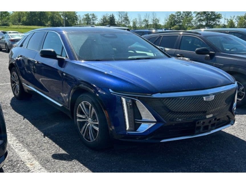 2024 Cadillac Lyriq view 2