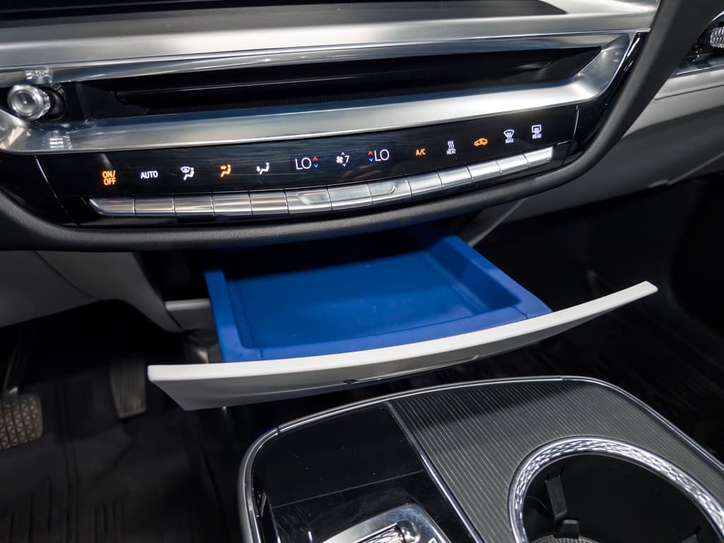 2024 Cadillac Lyriq view 13