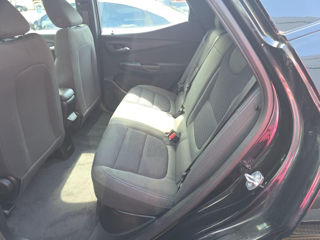 2023 Chevrolet Bolt EUV view 6