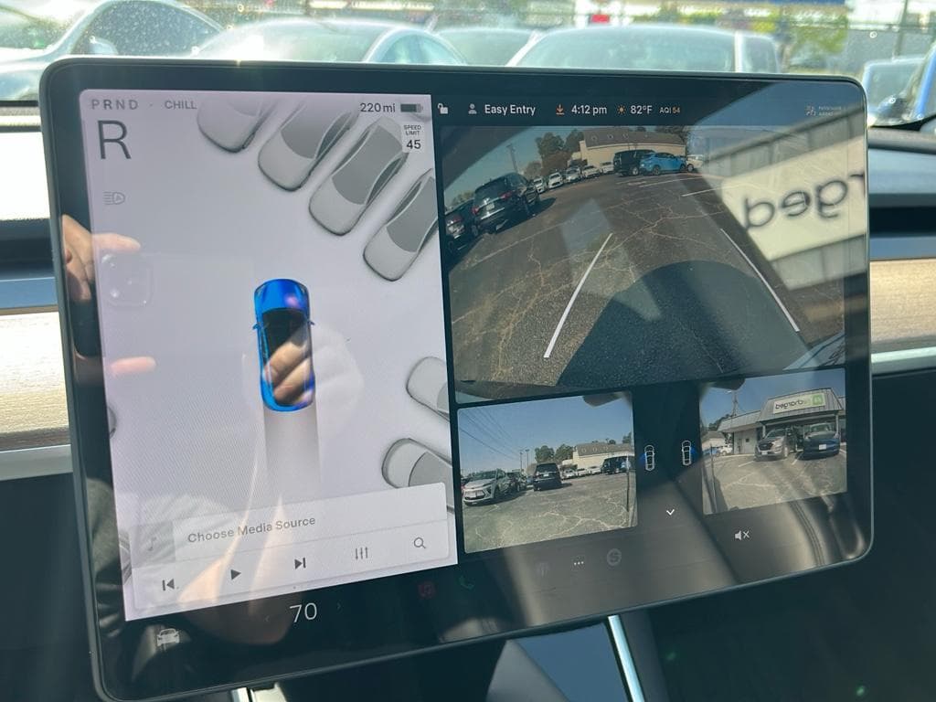 2021 Tesla Model Y view 10