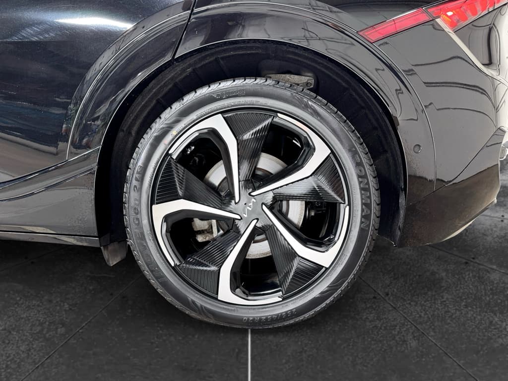 2023 Kia EV6 view 33