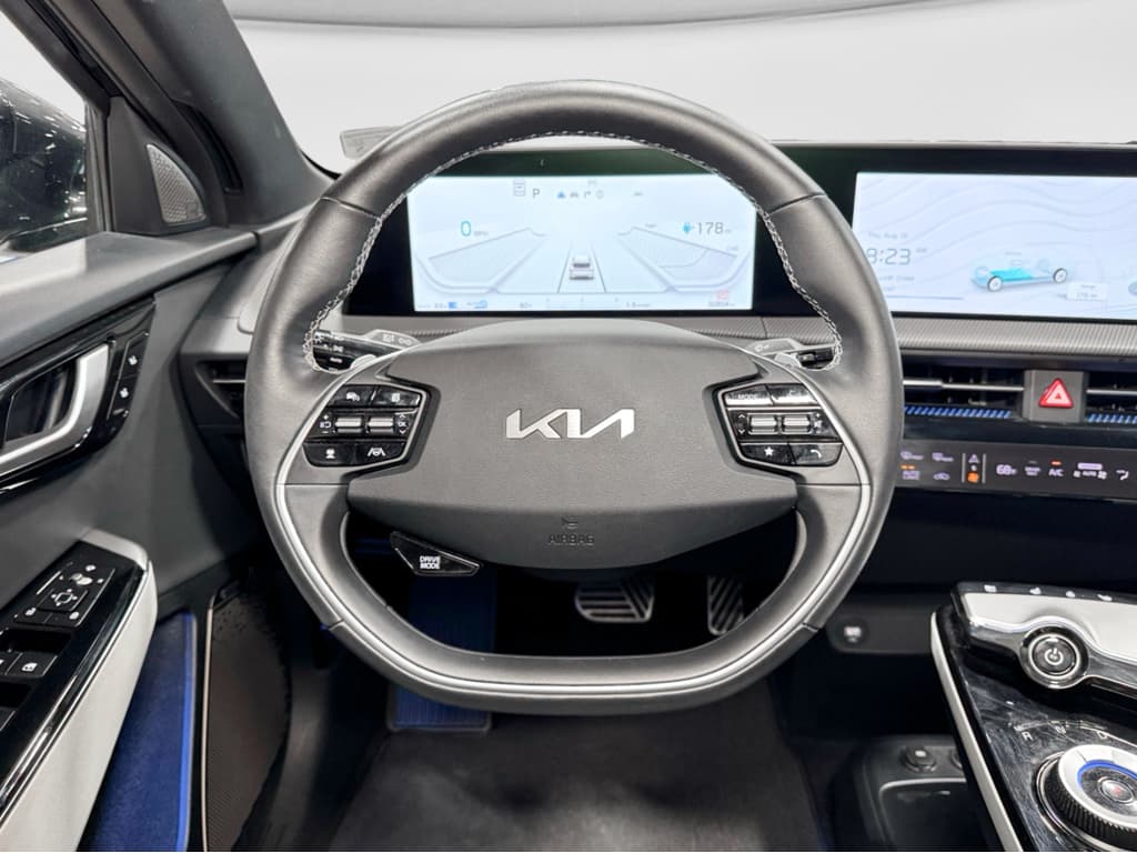 2023 Kia EV6 view 8