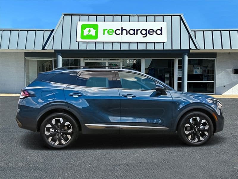2024 Kia Sportage PHEV view 2