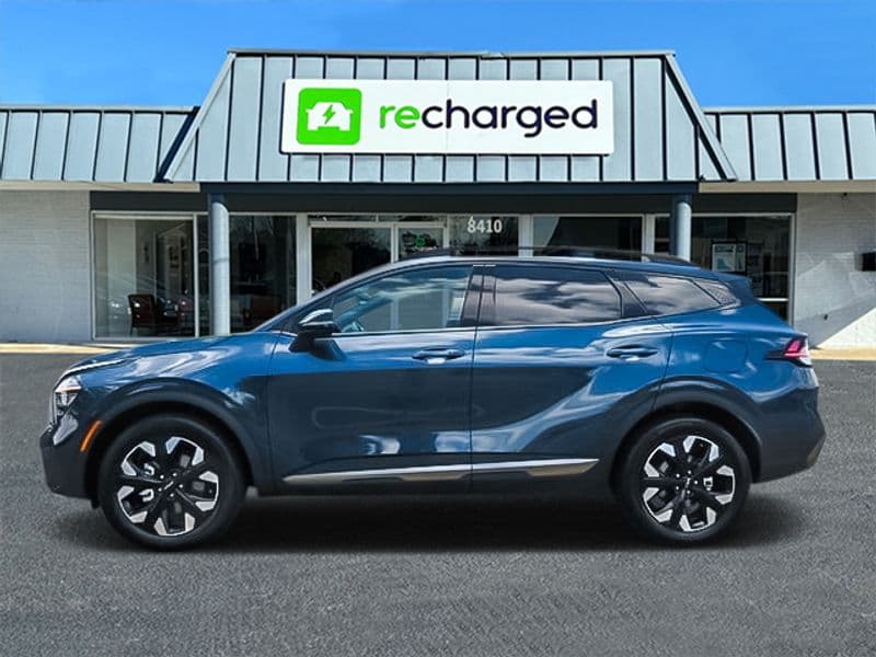 2024 Kia Sportage PHEV view 4