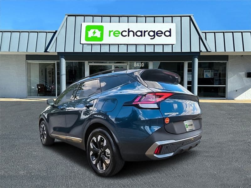 2024 Kia Sportage PHEV view 6