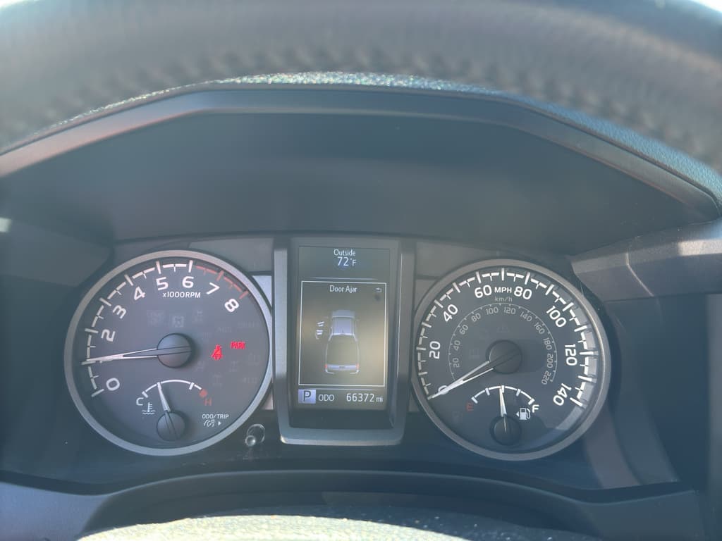 2017 Toyota Tacoma view 7