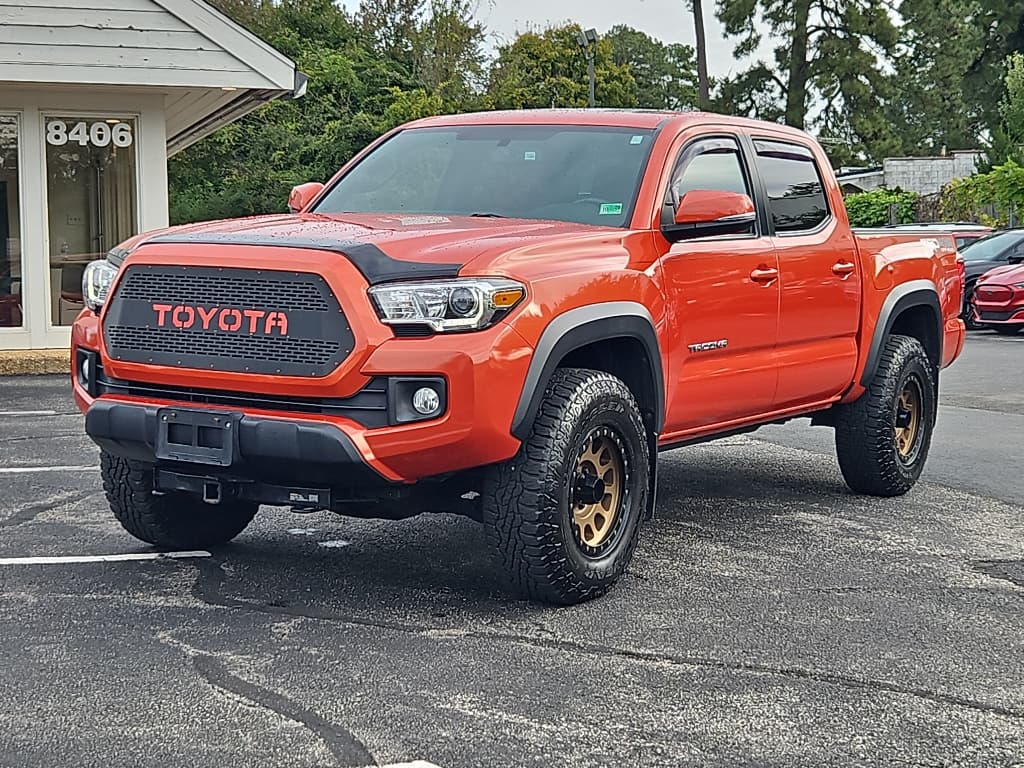 2017 Toyota Tacoma view 5