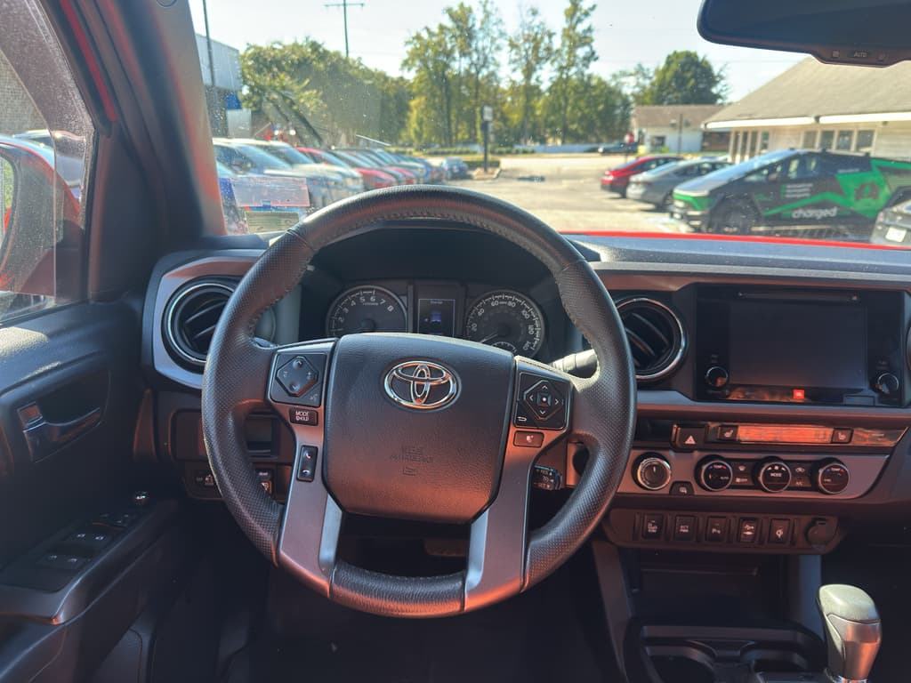 2017 Toyota Tacoma view 6