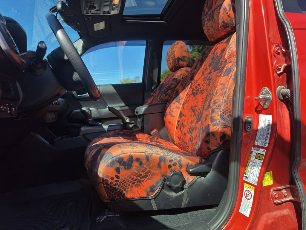 2017 Toyota Tacoma view 5