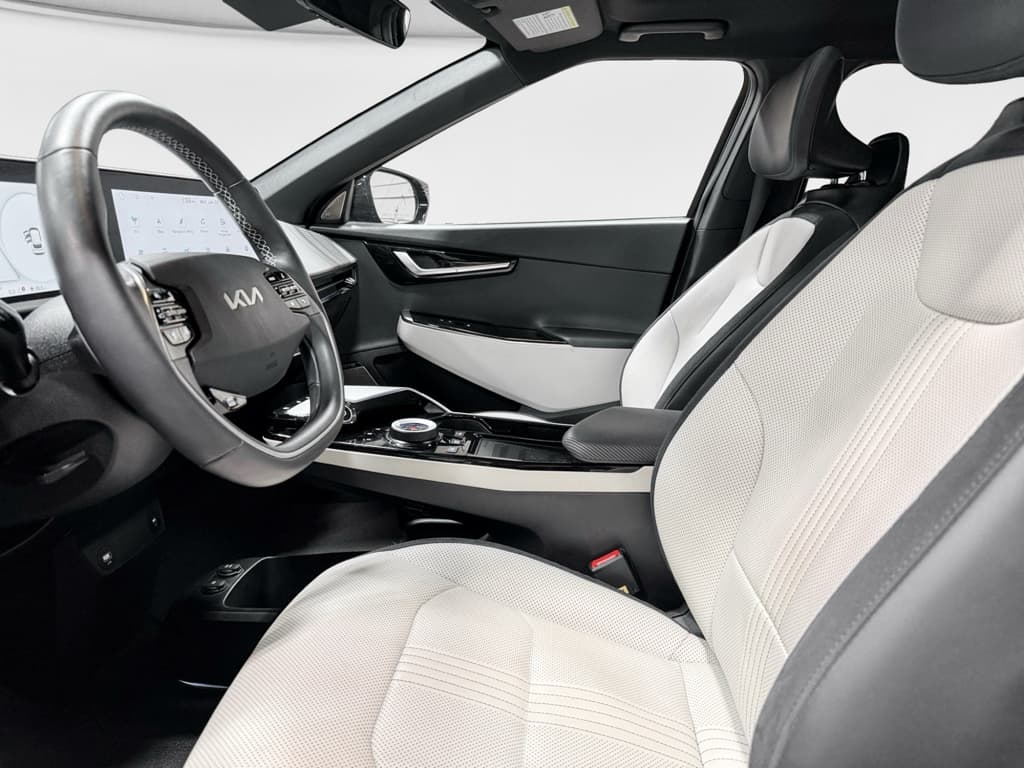2023 Kia EV6 view 17