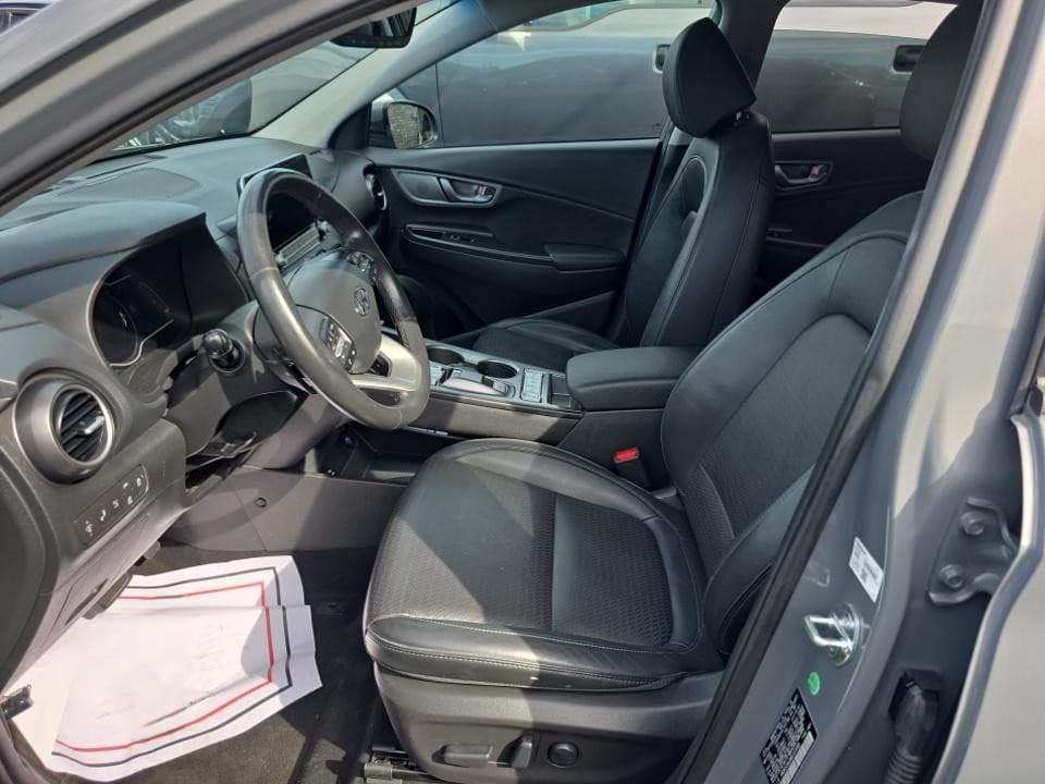 2021 Hyundai Kona EV view 5