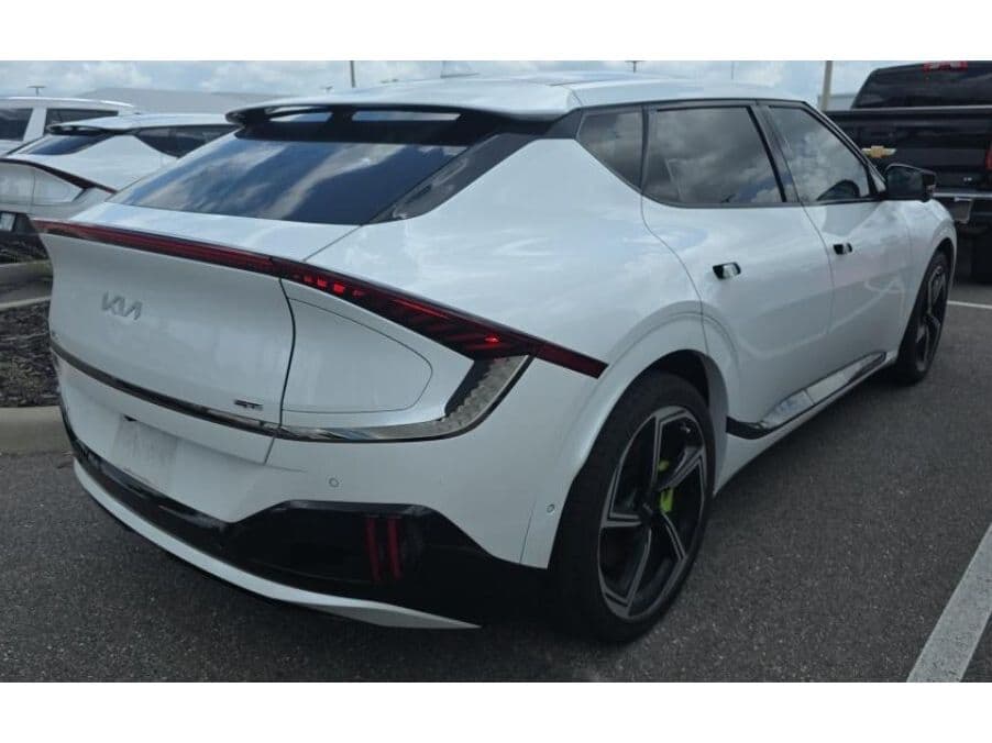 2023 Kia EV6 view 4