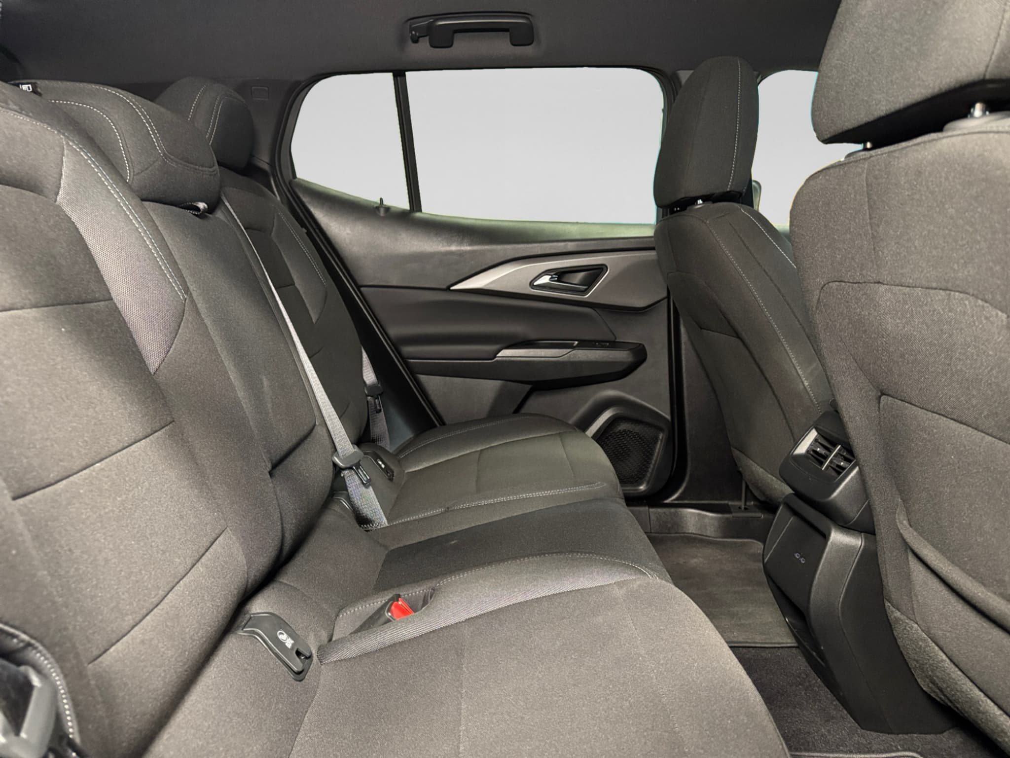 2026 Chevrolet Equinox EV view 21