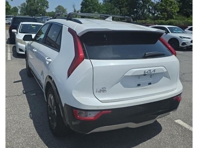 2024 Kia Niro EV view 4