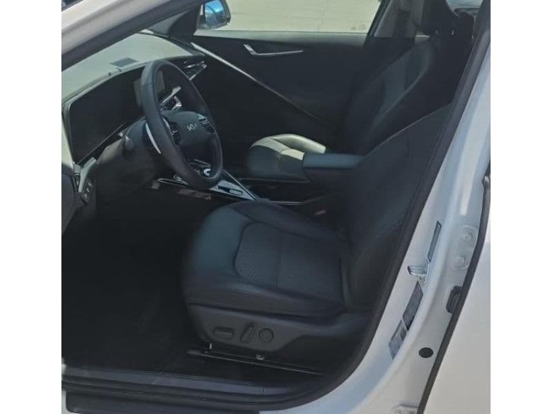 2024 Kia Niro EV view 5