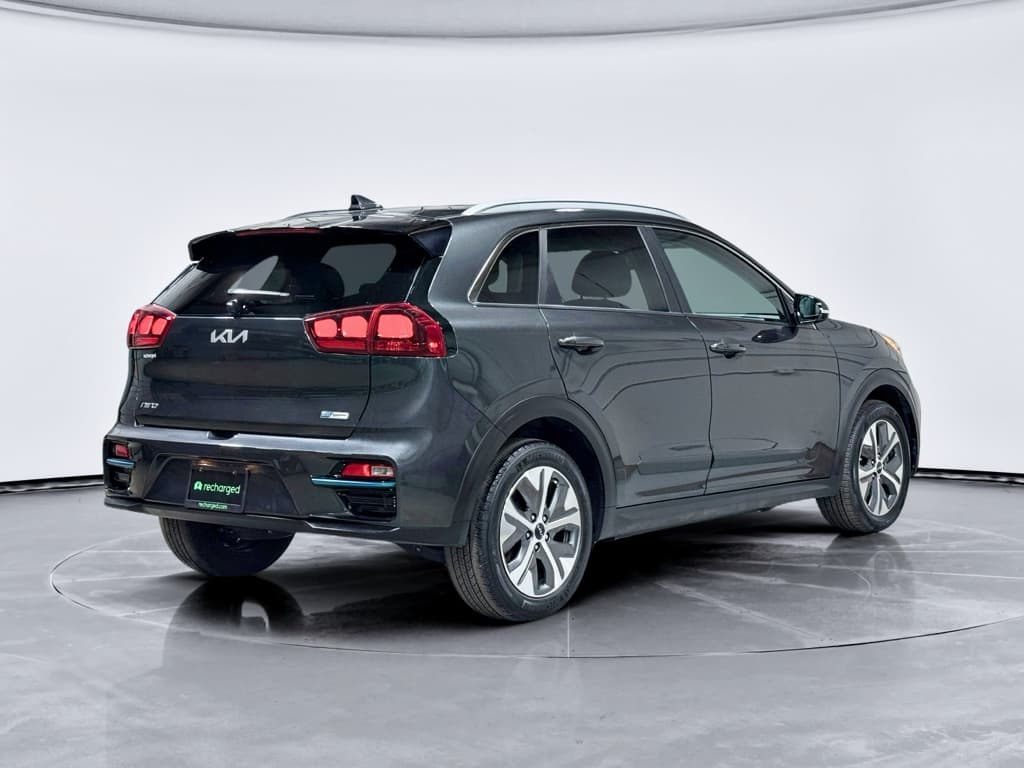 2022 Kia Niro EV view 3