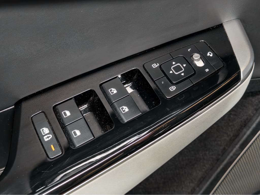 2023 Kia EV6 view 7