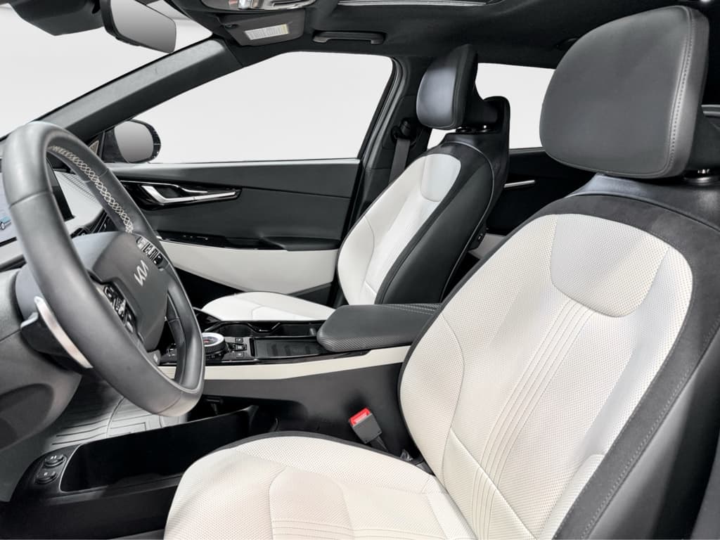 2023 Kia EV6 view 17