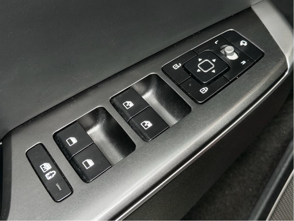 2023 Kia EV6 view 7