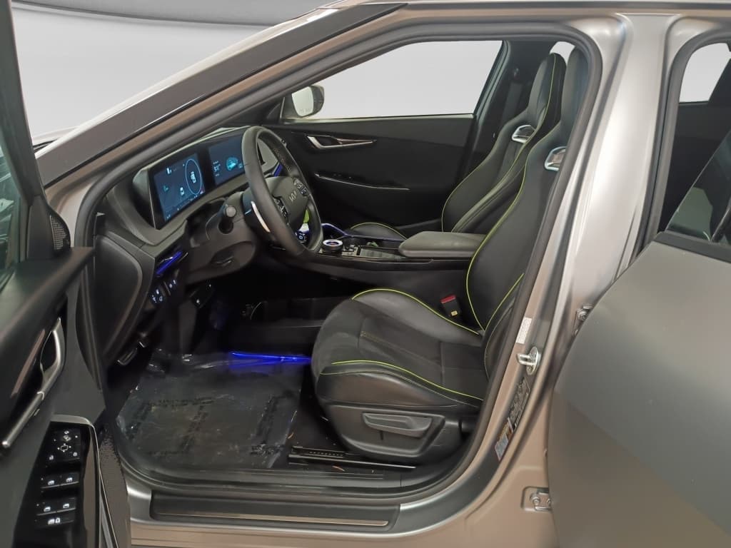 2023 Kia EV6 view 6