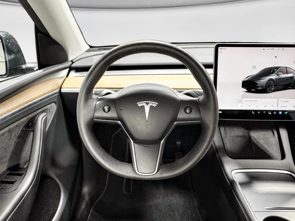2023 Tesla Model Y view 7